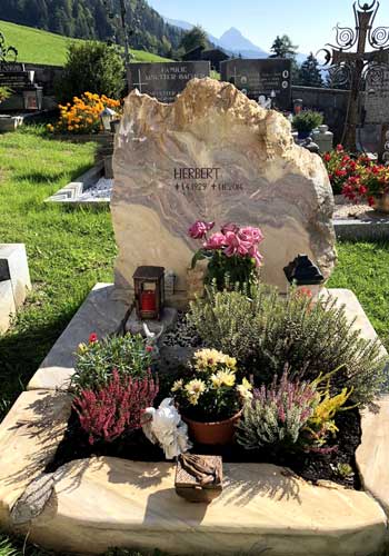 grab_aus_naturstein_01